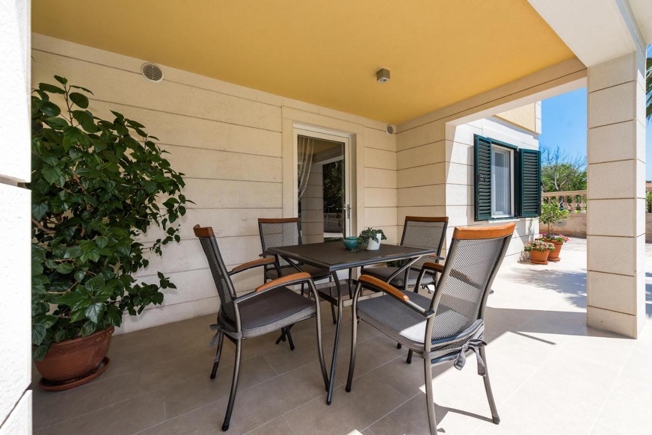 Villa Slavica 1 Vodice Exterior photo